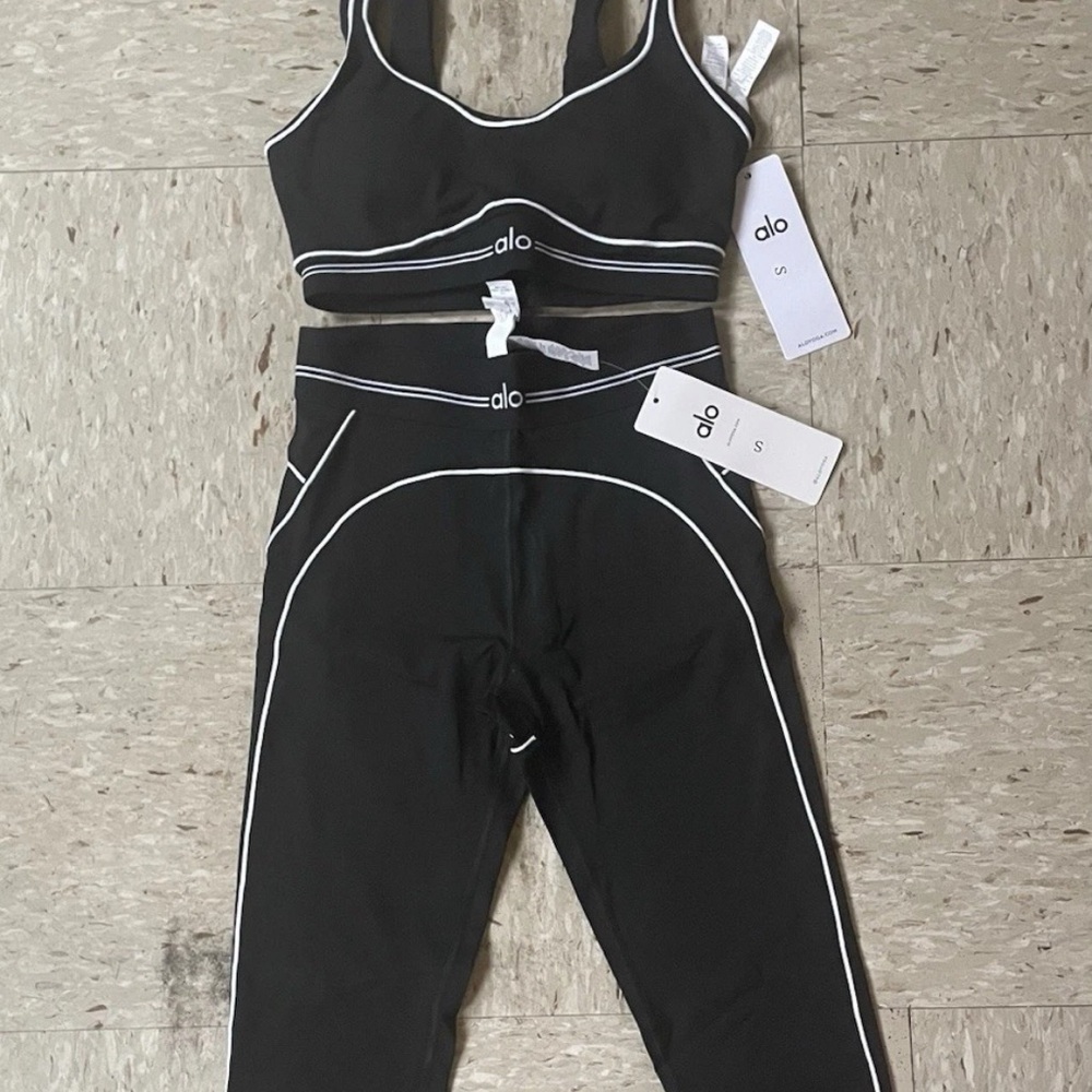 ALO Yoga Black Leggings with White Trim